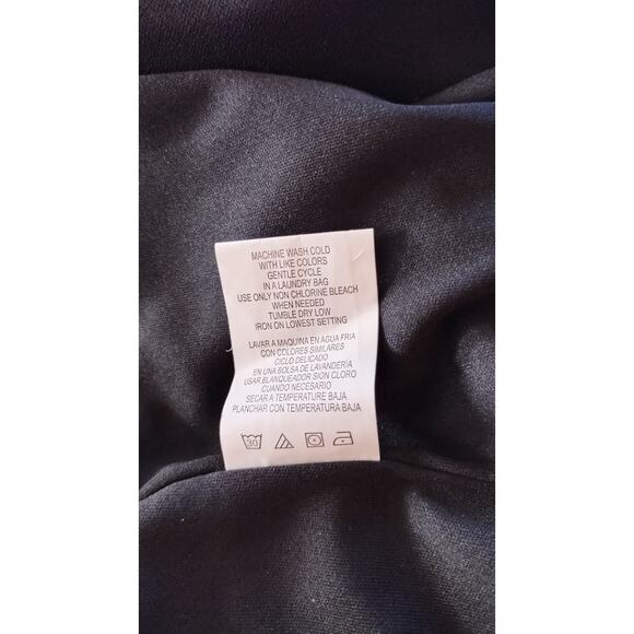 GB Black wrap shorts jumpsuit V-neck sleeveless Romper size (L) - Picture 7 of 14